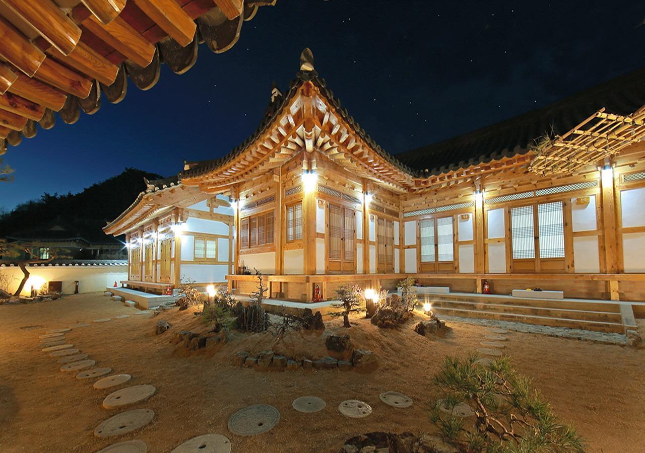 Cheonggong Hanok Stay Gyeongju Exterior photo