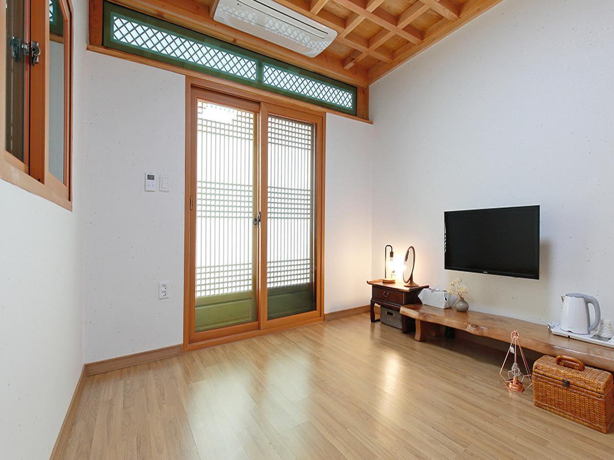 Cheonggong Hanok Stay Gyeongju Exterior photo