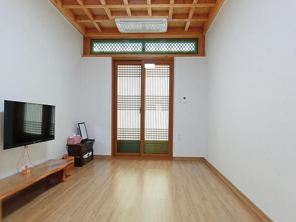 Cheonggong Hanok Stay Gyeongju Exterior photo