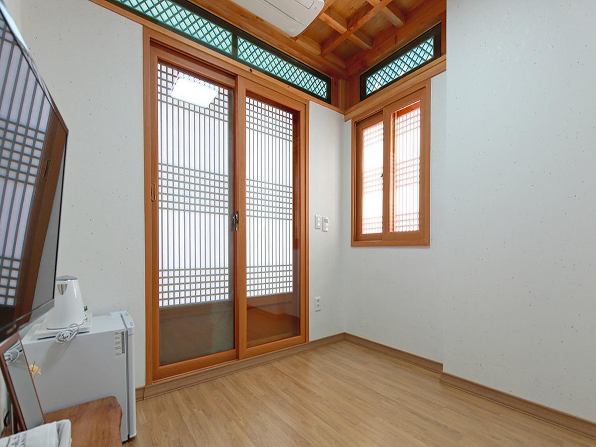 Cheonggong Hanok Stay Gyeongju Exterior photo