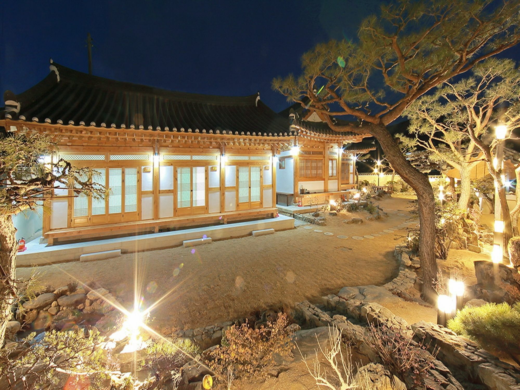 Cheonggong Hanok Stay Gyeongju Exterior photo